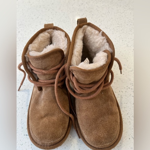 UGG cognac boots size 2 - Picture 1 of 4